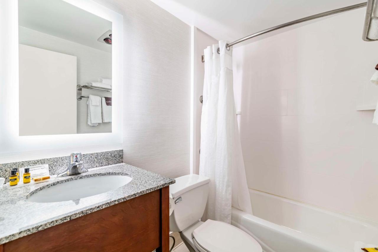  | Best Western Springfield Hotel