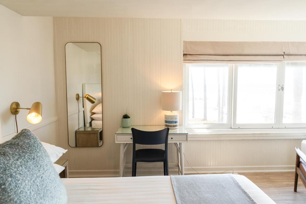 | Newport Beach Hotel