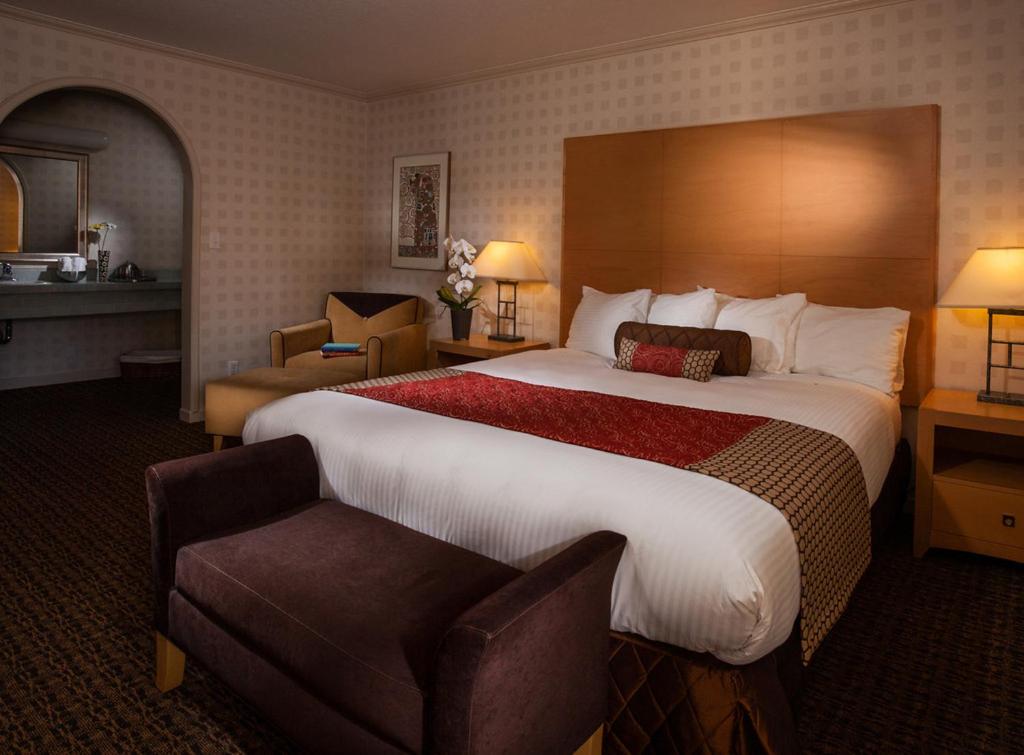 King Room at Menlo Park Inn