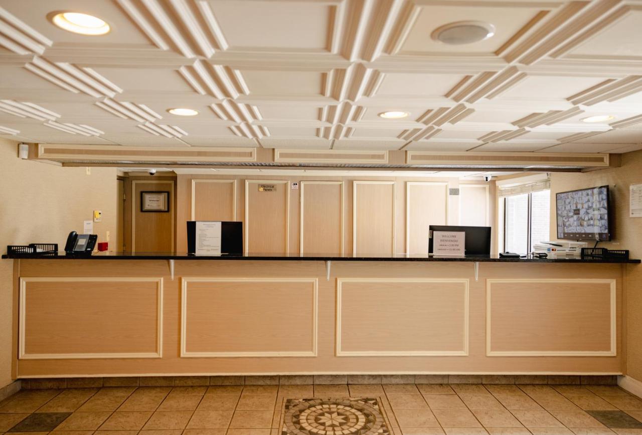 | Days Inn by Wyndham East Windsor/Hightstown