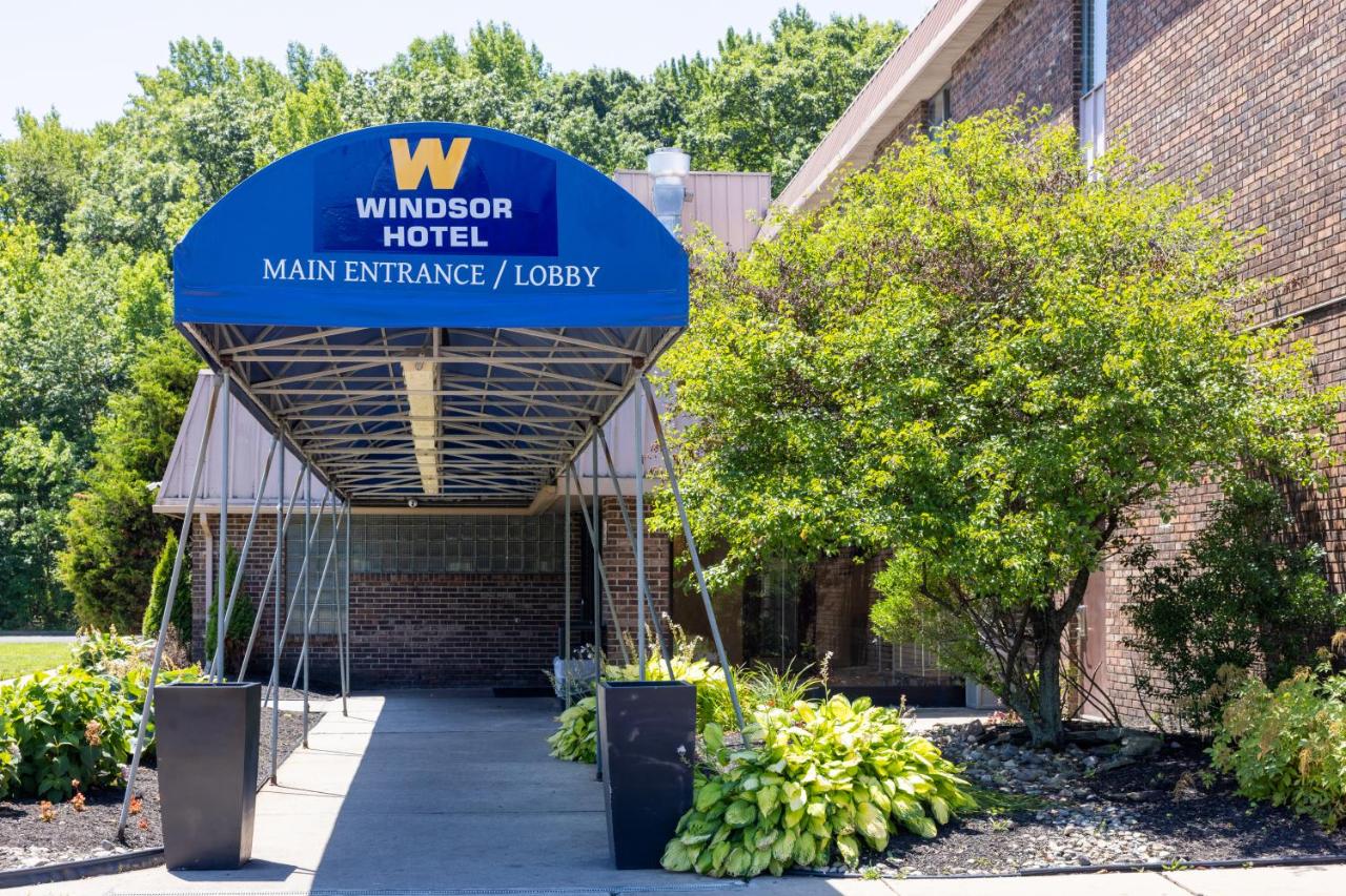| Days Inn by Wyndham East Windsor/Hightstown