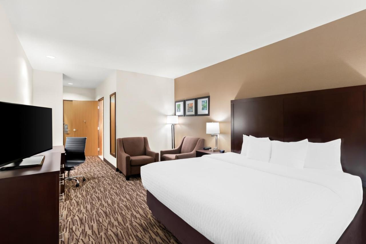 King Suite - Accessible/Non-Smoking at Comfort Suites Portland Airport
