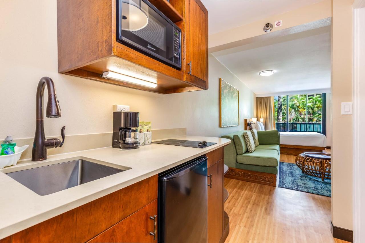 Studio Kitchenette City View at Castle Bamboo Waikīkī Hotel