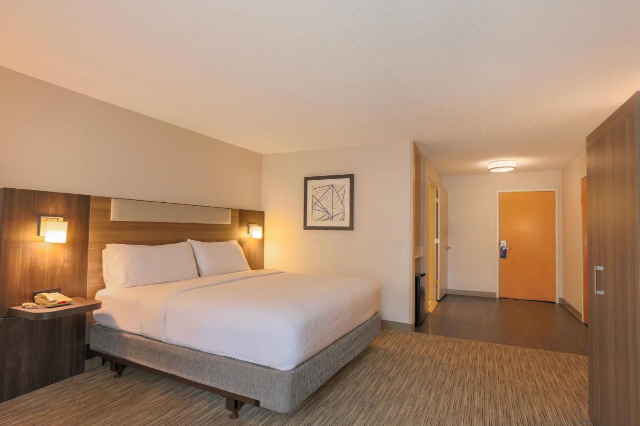 Executive King Room - Hearing Accessible/Non-Smoking at Holiday Inn Express & Suites Raleigh North - Wake Forest by IHG