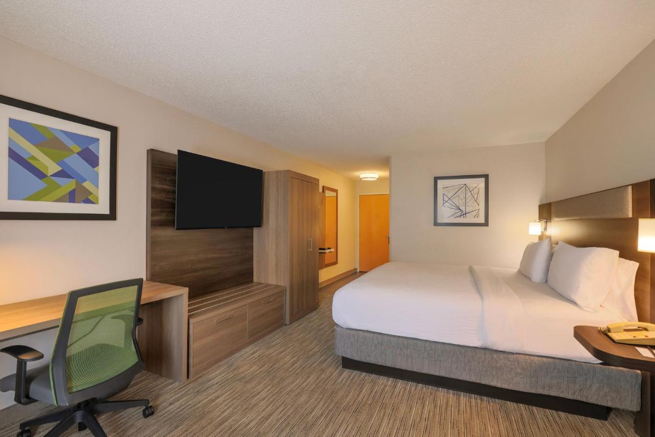 Standard Room at Holiday Inn Express & Suites Raleigh North - Wake Forest by IHG