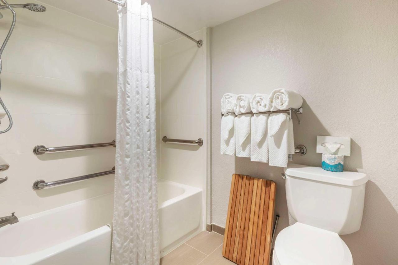  | Comfort Inn Conference Center Bowie