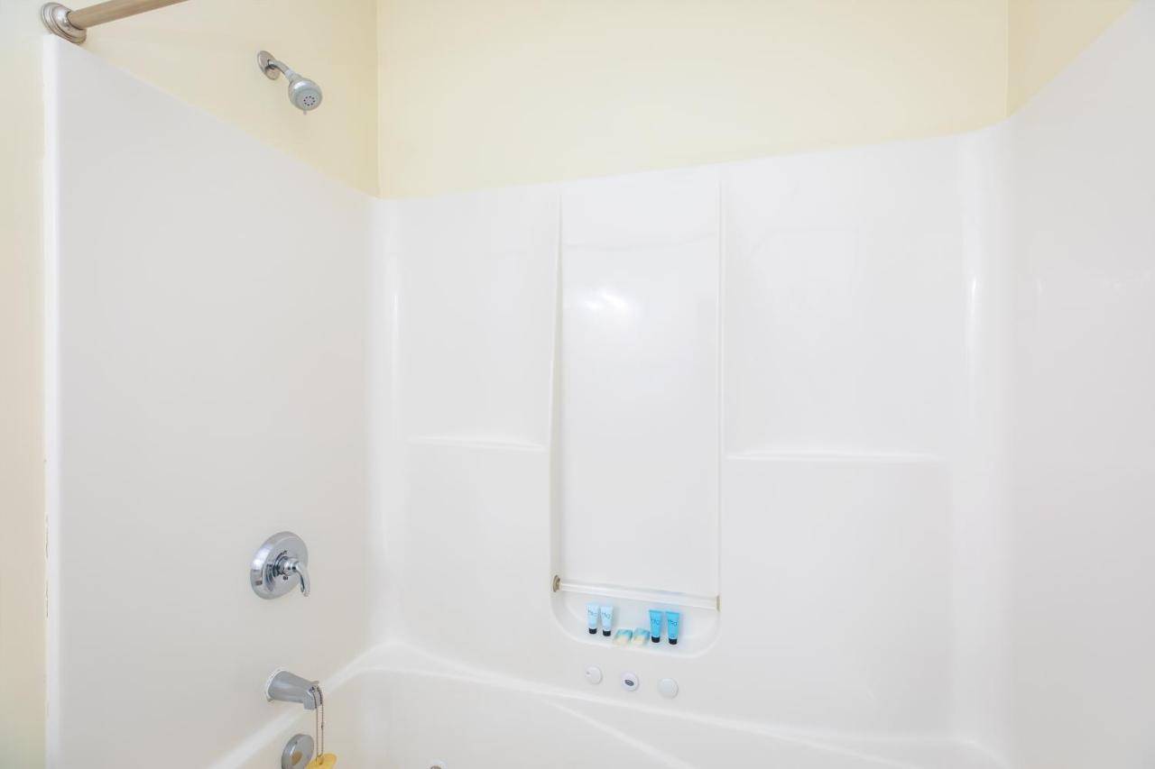 | Atlantic Breeze Suites
