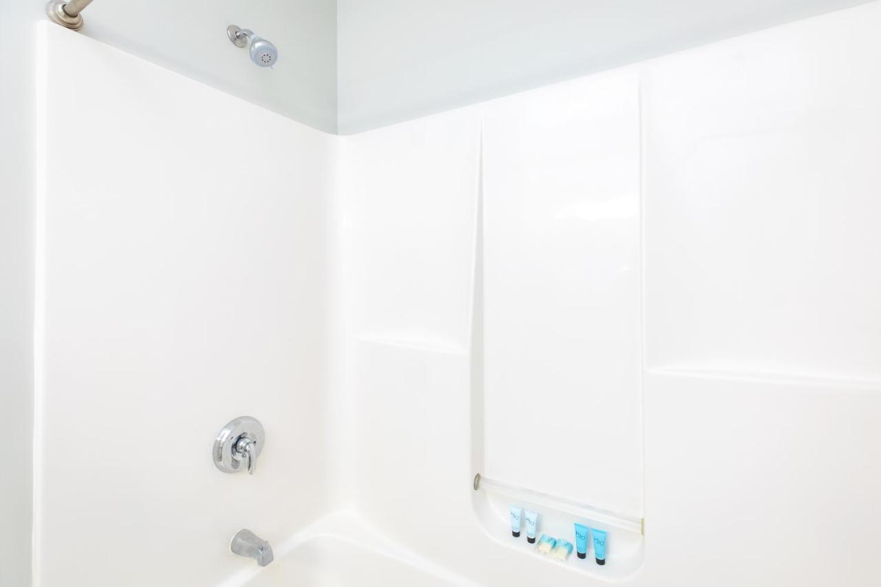 | Atlantic Breeze Suites