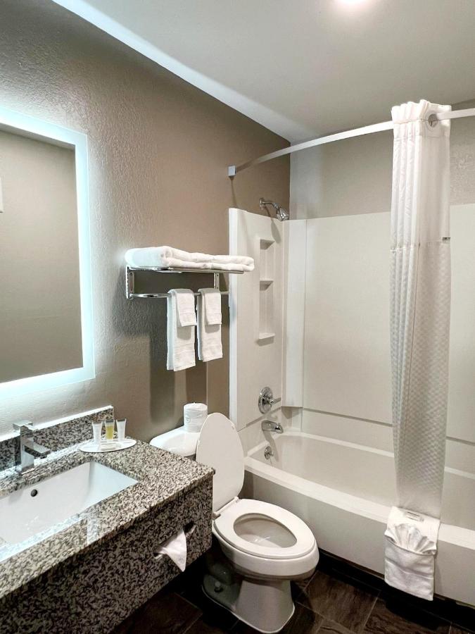 King Room - Non-Smoking at Super 8 by Wyndham Cedar Rapids