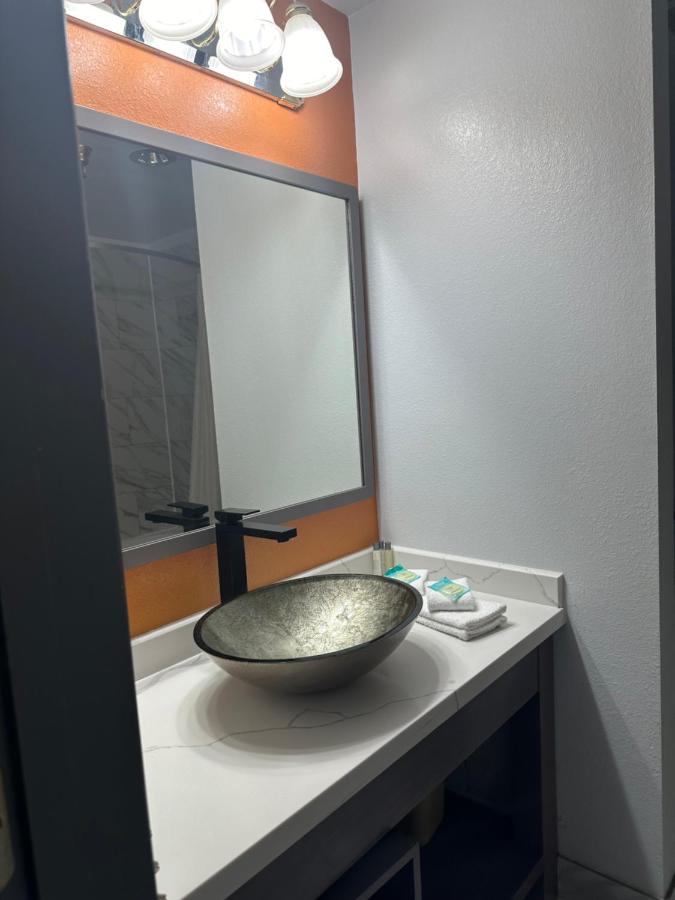 | Inn at Mountainview