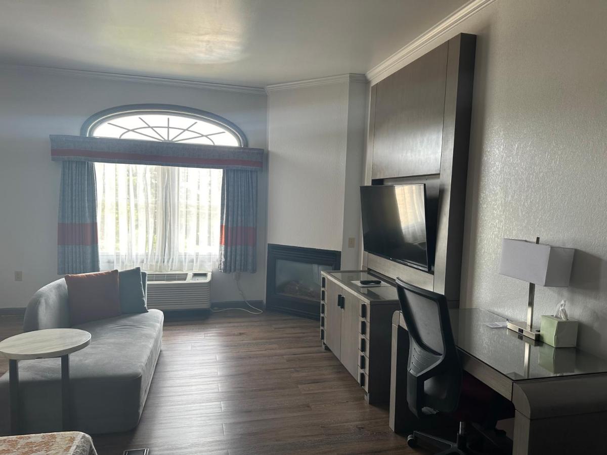 | Inn at Mountainview