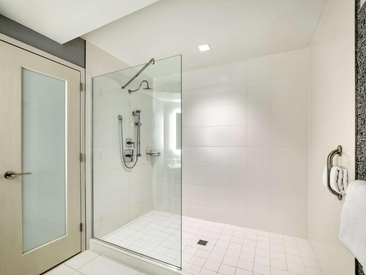 One-Bedroom Premium King Suite - Non-Smoking at The Royal Sonesta Minneapolis Downtown