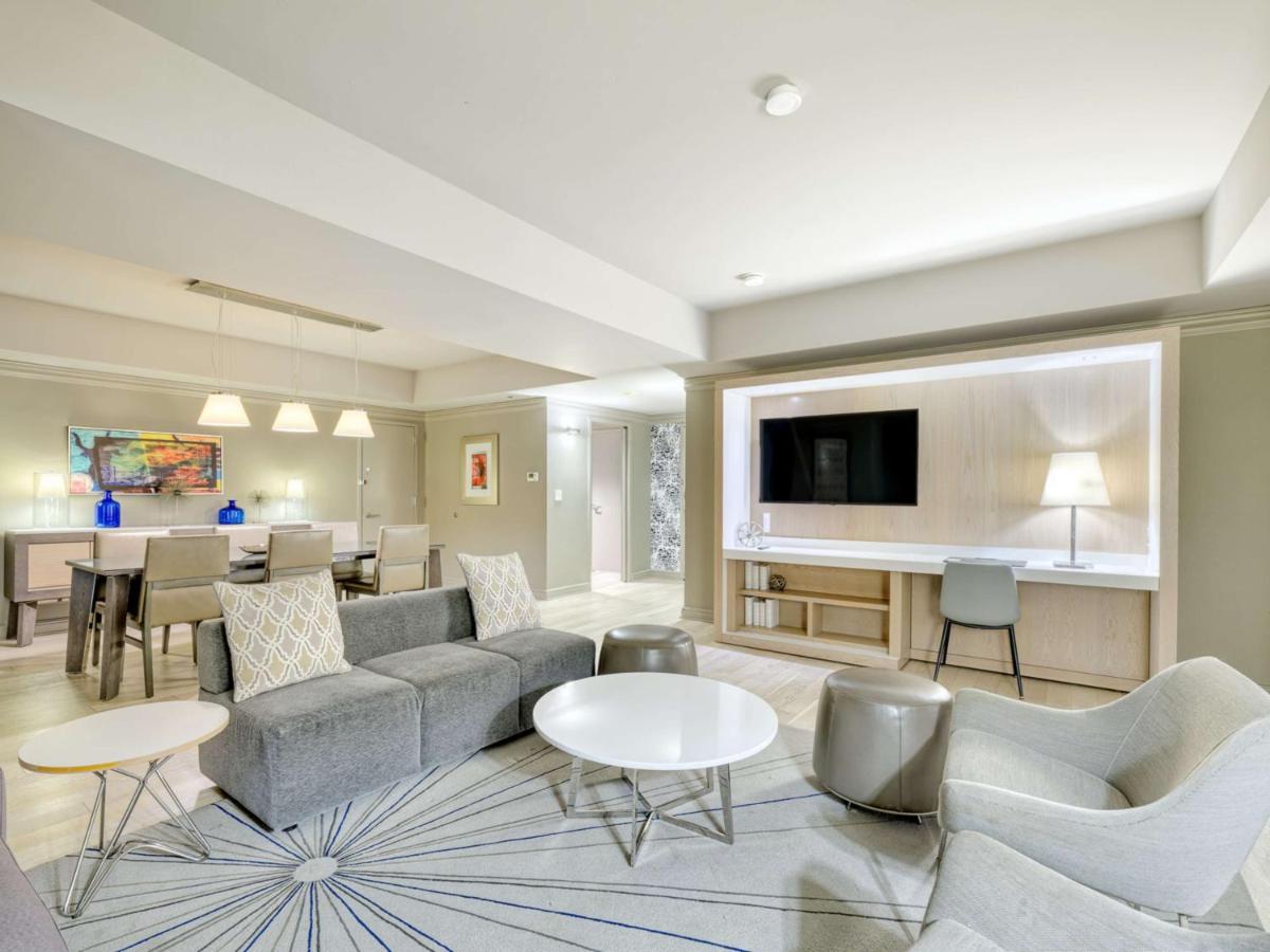 One-Bedroom Premium King Suite - Non-Smoking at The Royal Sonesta Minneapolis Downtown