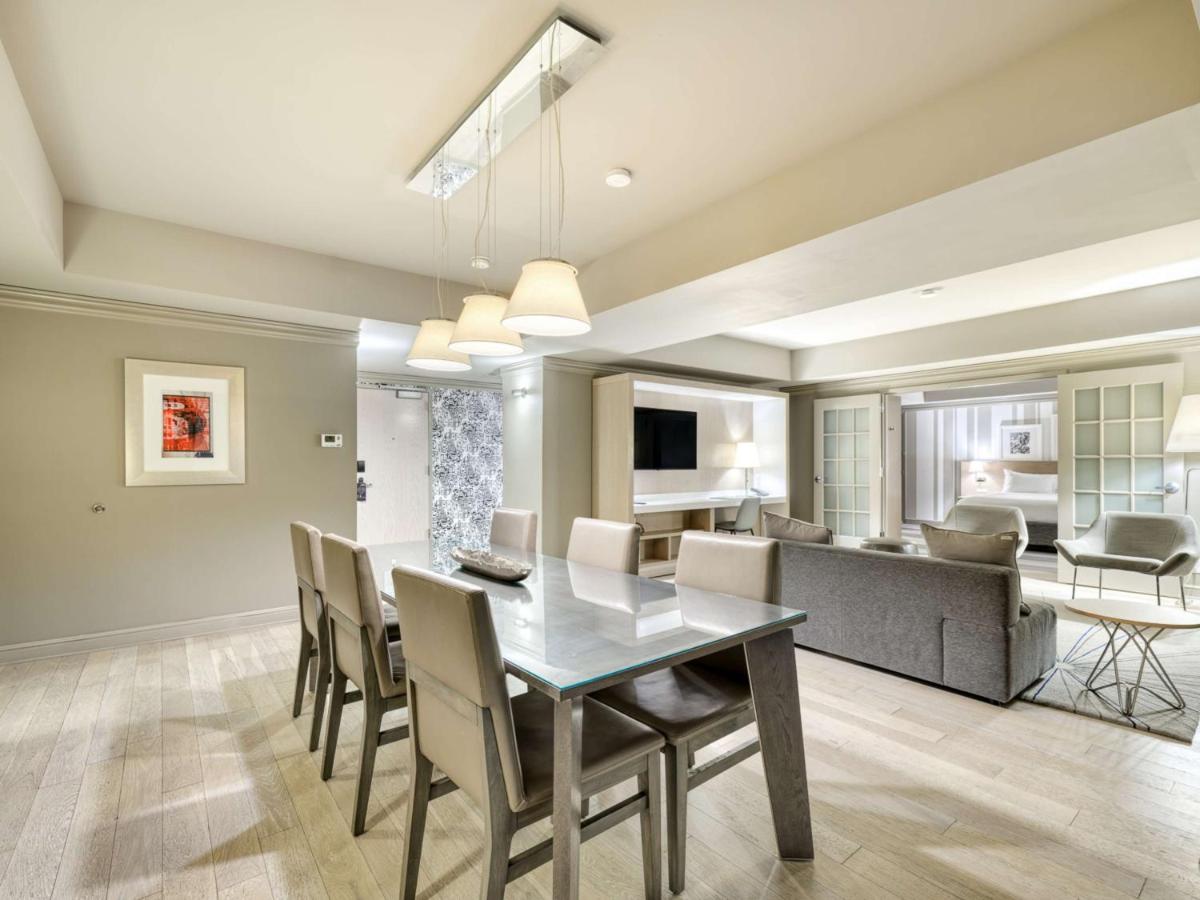 One-Bedroom Premium King Suite - Non-Smoking at The Royal Sonesta Minneapolis Downtown