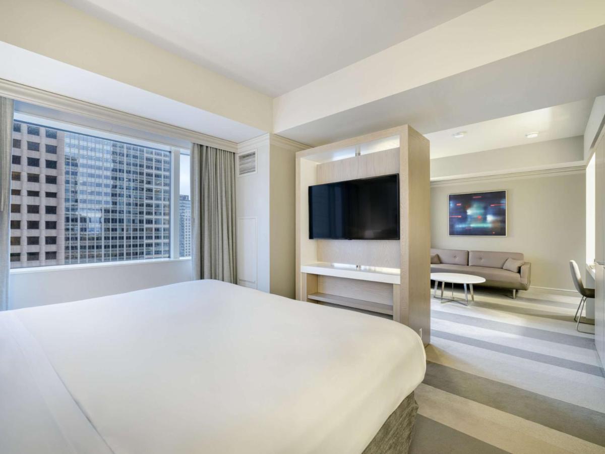 Business King Suite - Non-Smoking at The Royal Sonesta Minneapolis Downtown