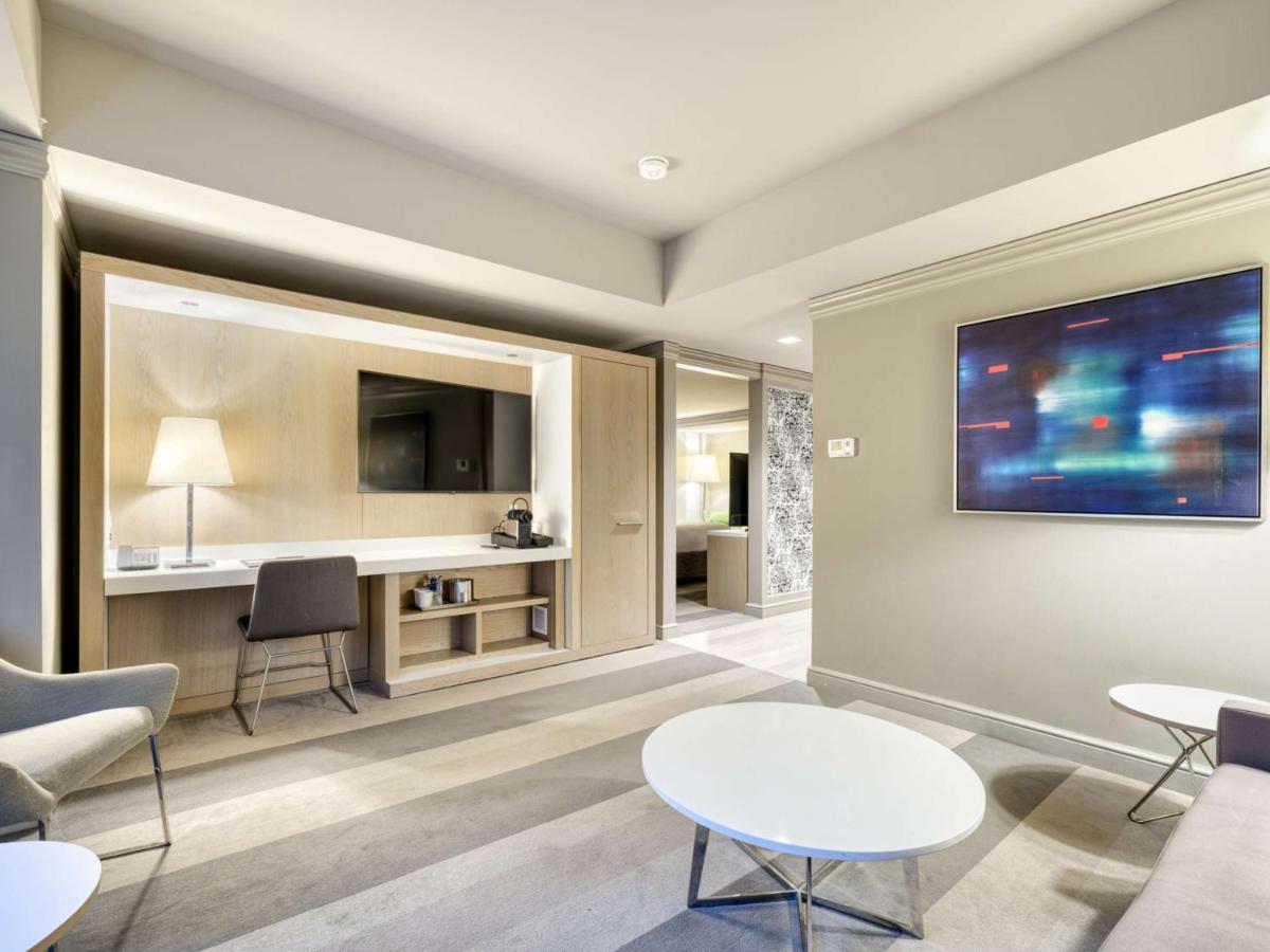 Business King Suite - Non-Smoking at The Royal Sonesta Minneapolis Downtown