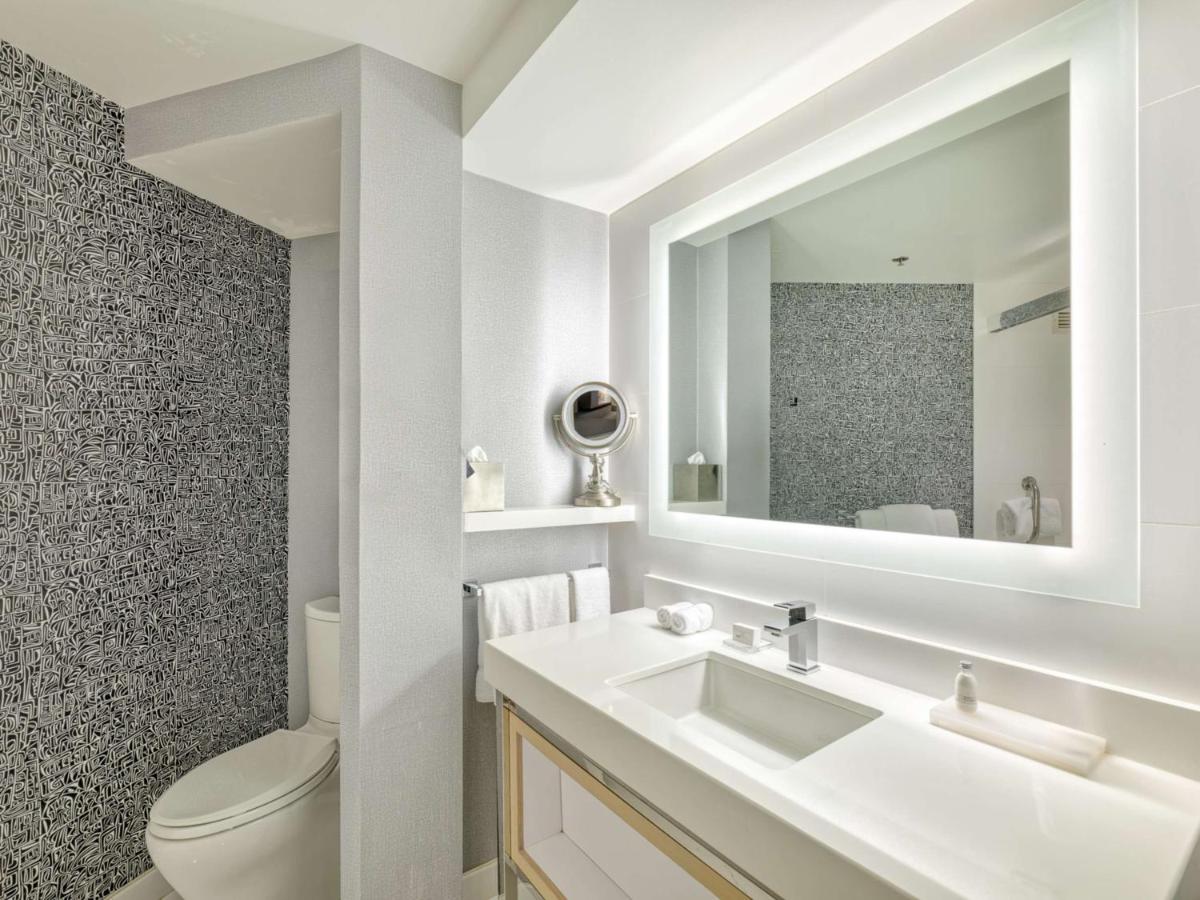 King Studio Suite - Non-Smoking at The Royal Sonesta Minneapolis Downtown