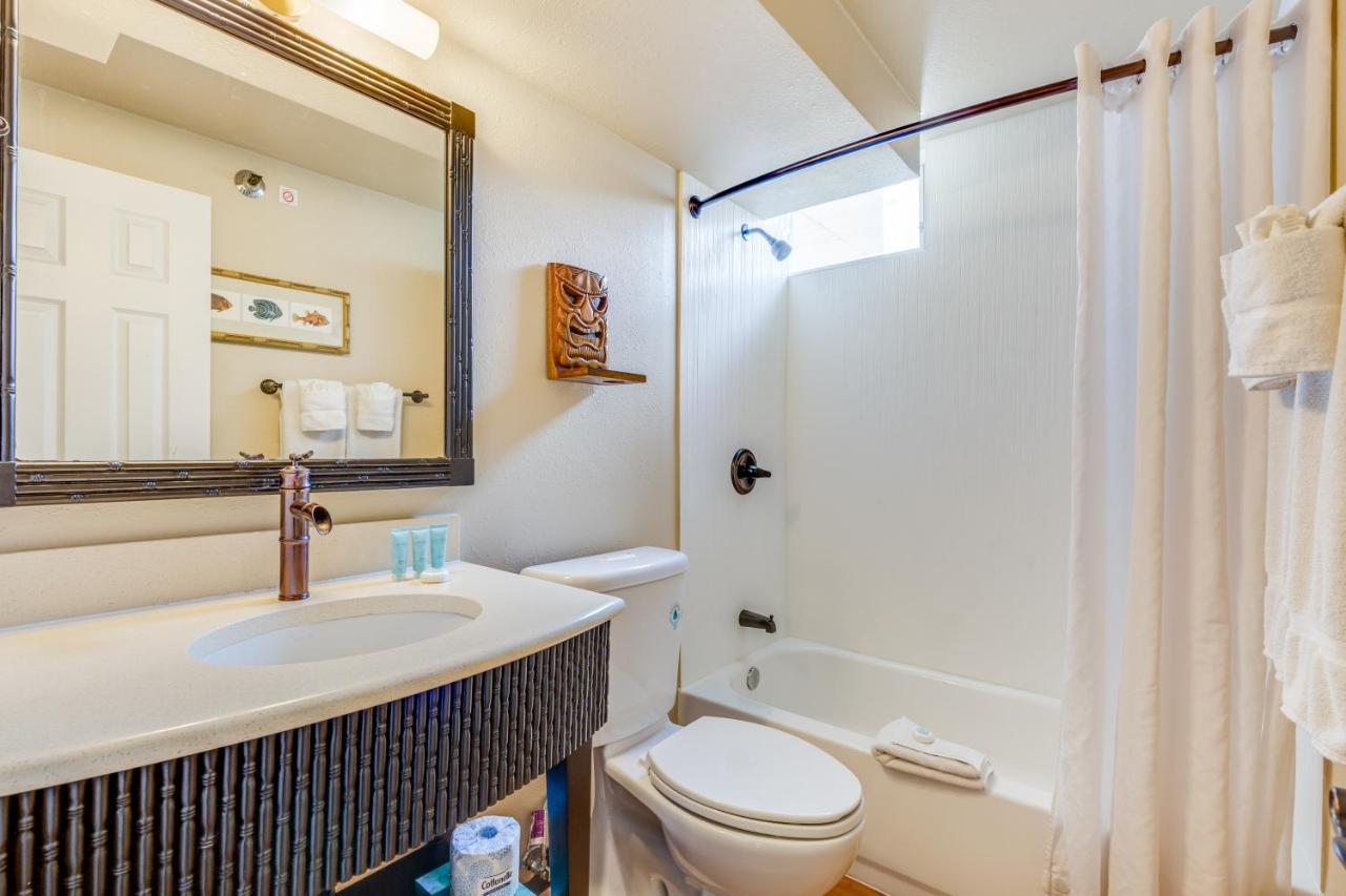 1 Bedroom Suite City View with Kitchenette at Castle Bamboo Waikīkī Hotel