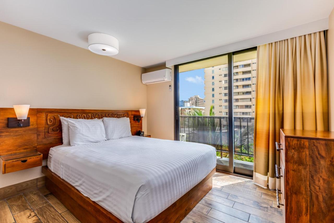 1 Bedroom Suite City View with Kitchenette at Castle Bamboo Waikīkī Hotel