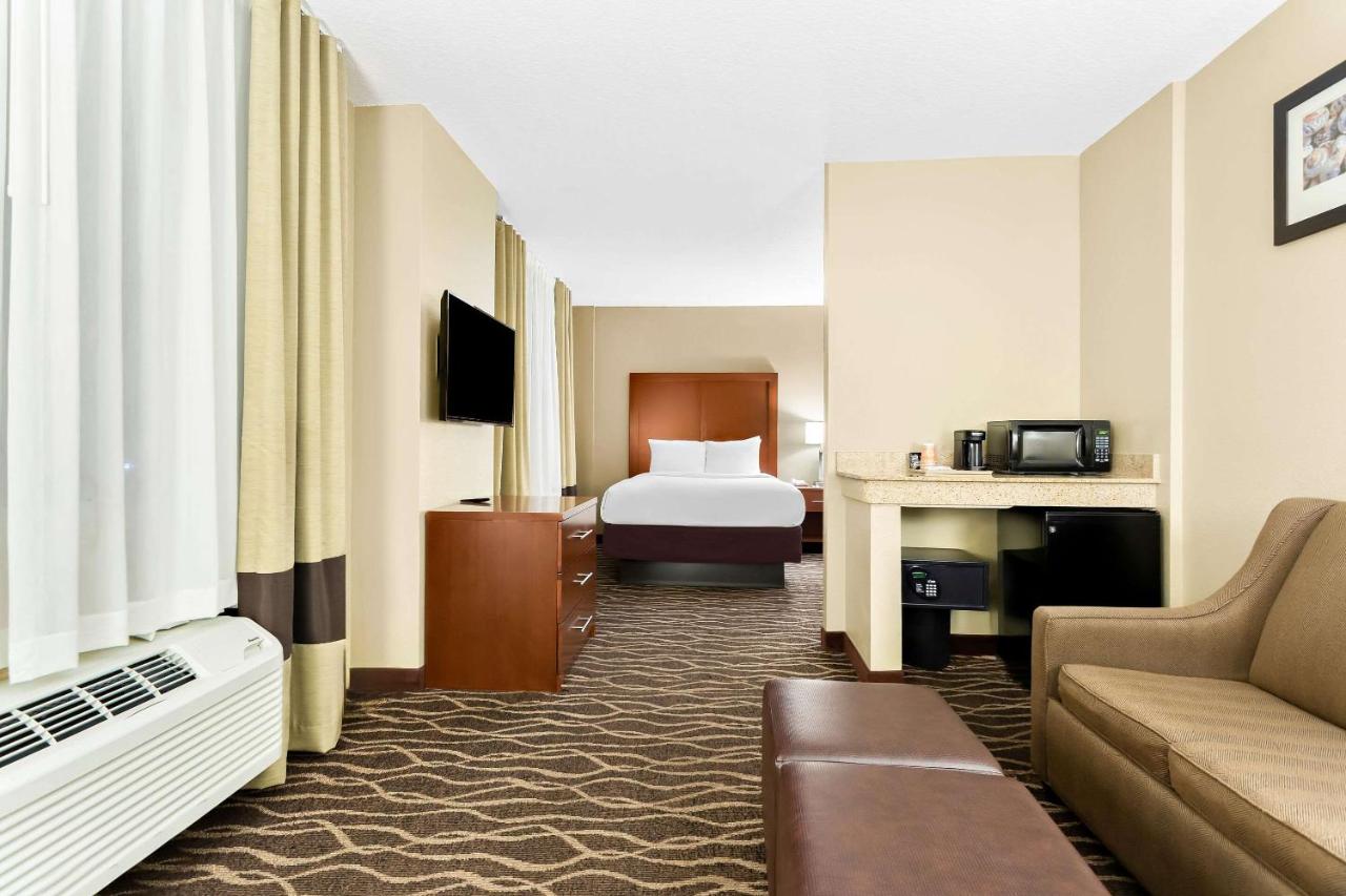 Queen Suite with Two Queen Beds - Accessible/Non-Smoking at Comfort Suites Tampa Airport North