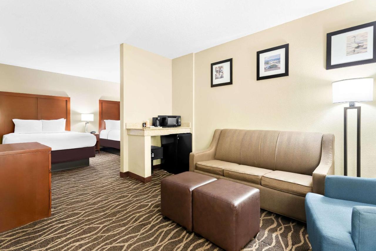 Queen Suite with Two Queen Beds - Accessible/Non-Smoking at Comfort Suites Tampa Airport North