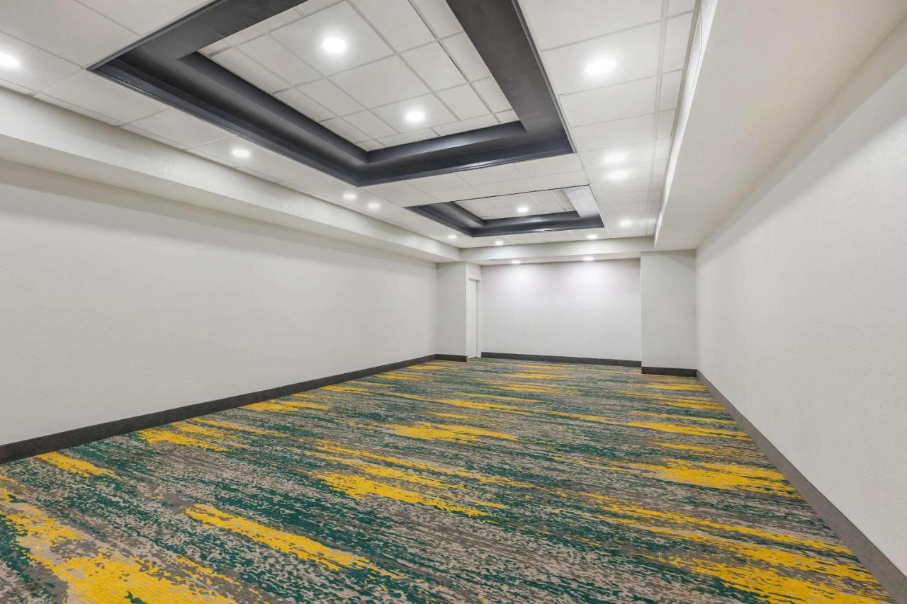 | Clarion Inn Murfreesboro