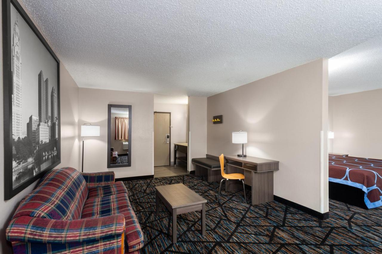 | Super 8 by Wyndham Mt. Vernon