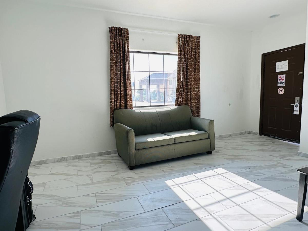  | Lux Inn and Suites