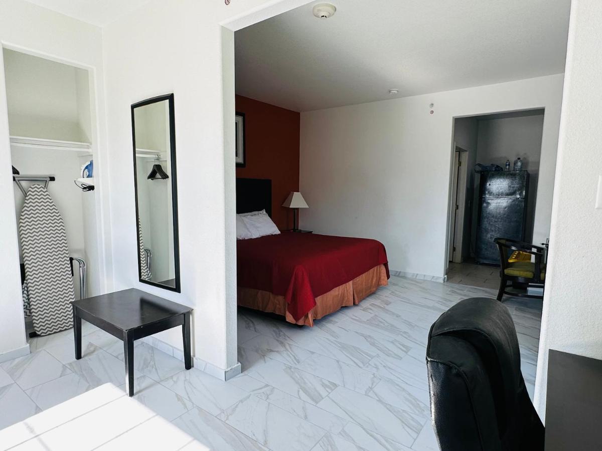  | Lux Inn and Suites