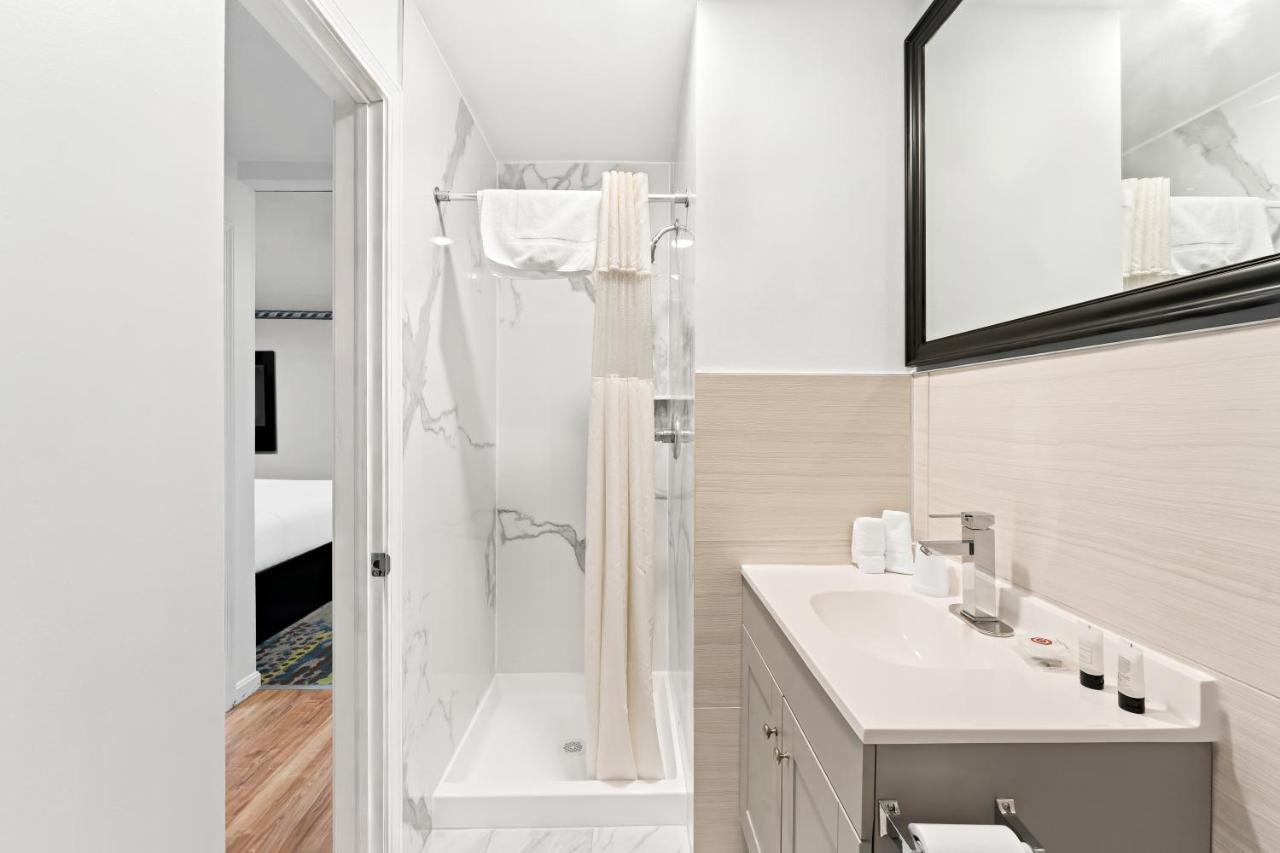 | Americas Best Value Inn - Stonington