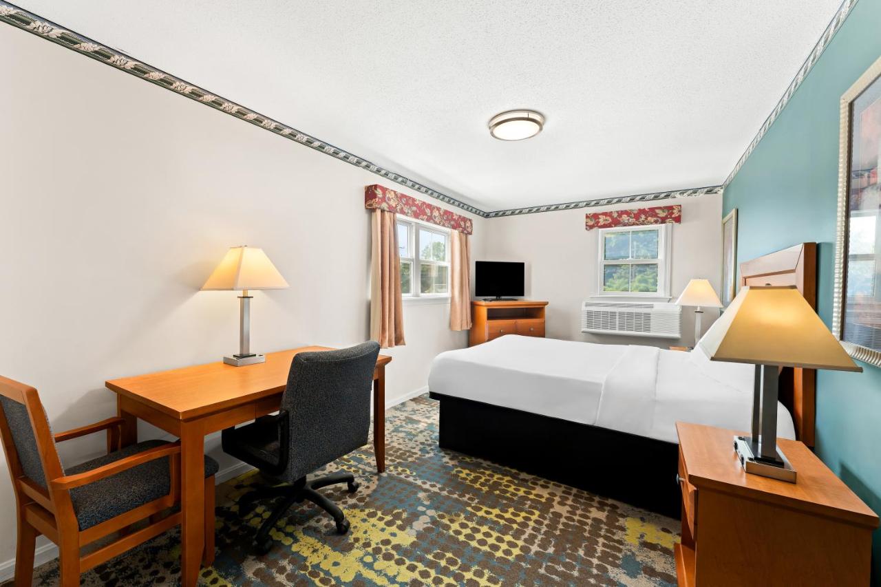 | Americas Best Value Inn - Stonington