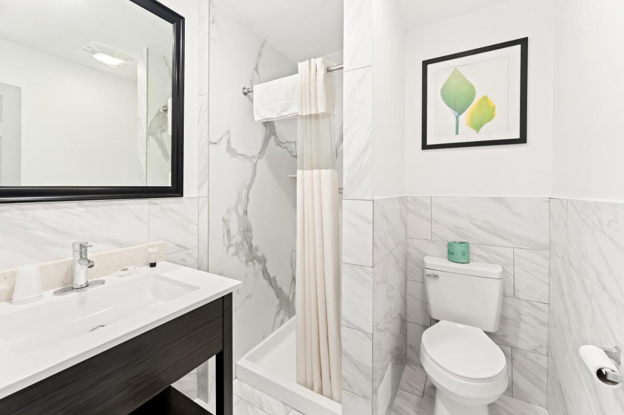 | Americas Best Value Inn - Stonington