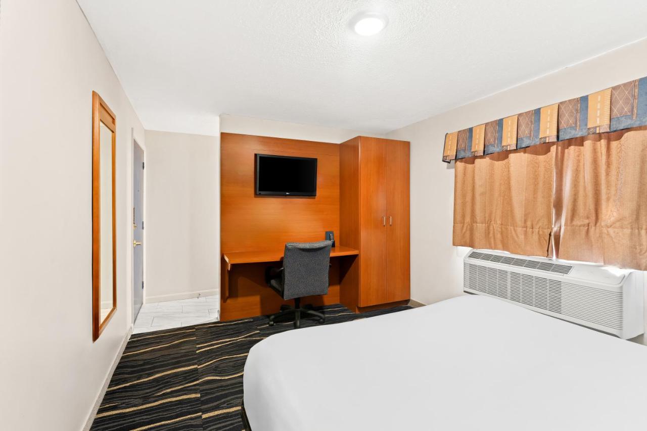 | Americas Best Value Inn - Stonington