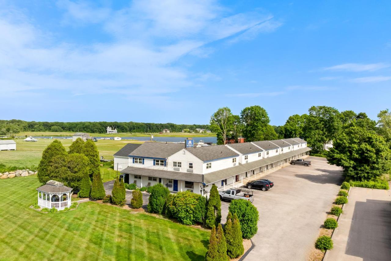 | Americas Best Value Inn - Stonington