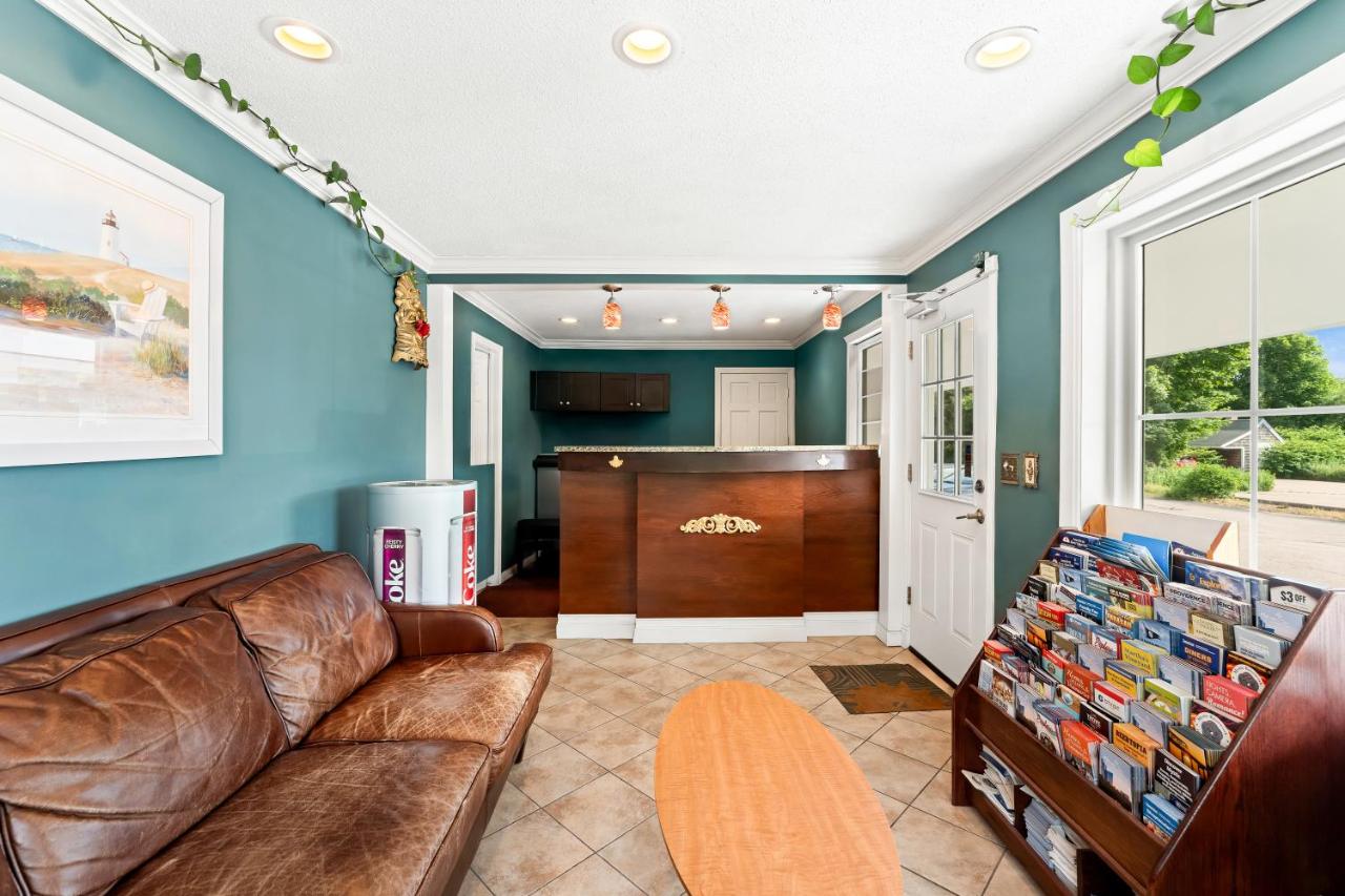 | Americas Best Value Inn - Stonington