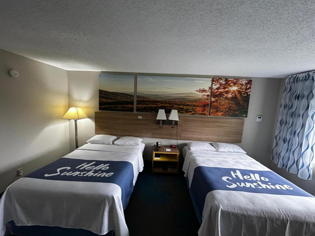 Double Room with Two Double Beds - Non-Smoking at Days Inn by Wyndham Dahlonega University Area