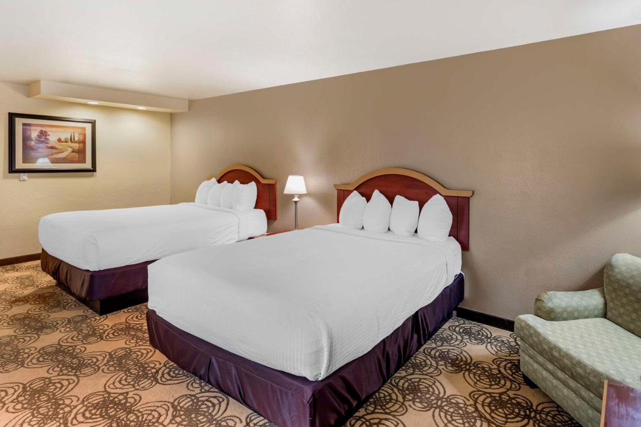 Deluxe Queen Room with Two Queen Beds - Non-Smoking at Best Western Elko Inn