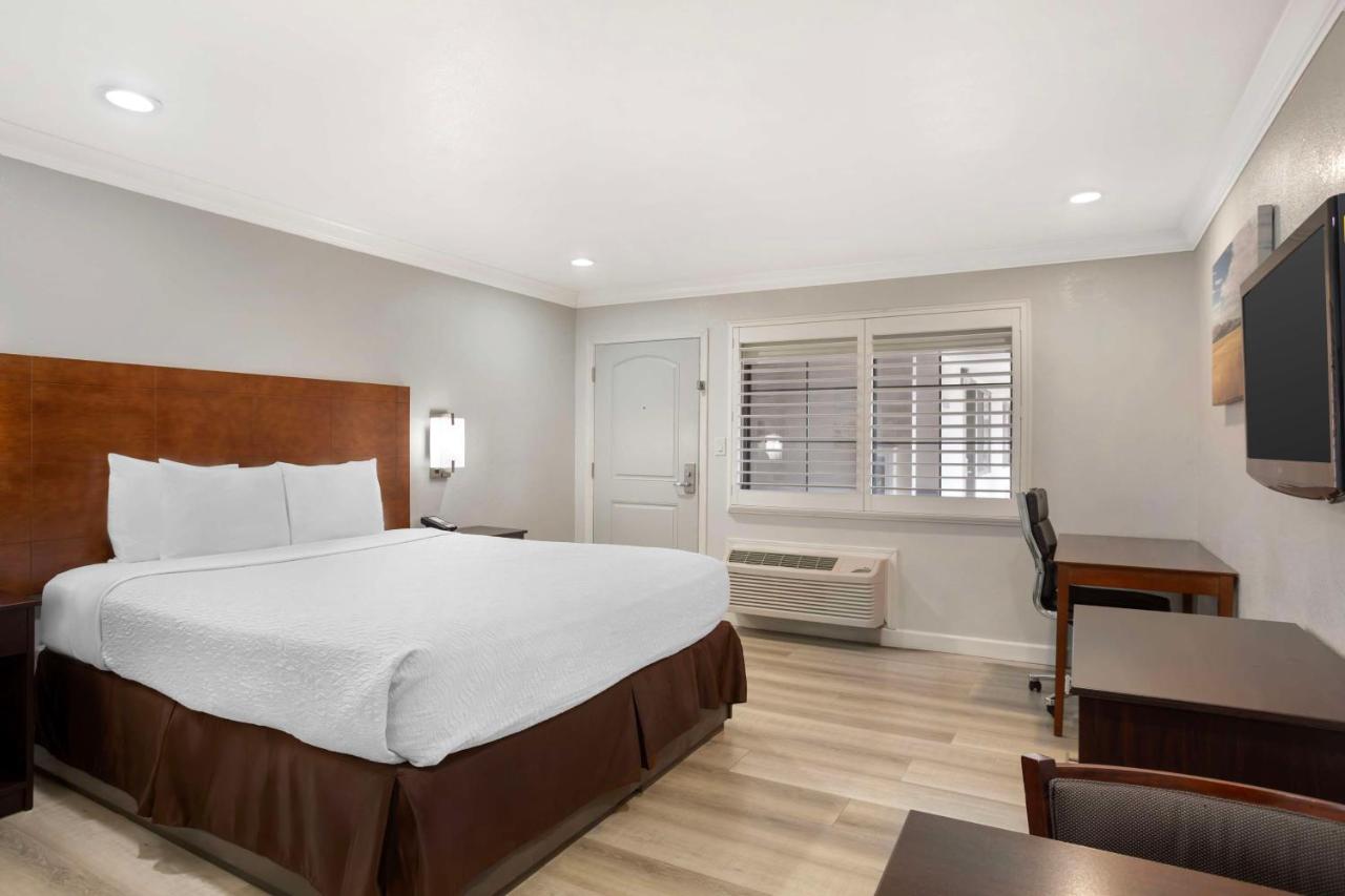 King Room - Non-Smoking at Best Western Inn