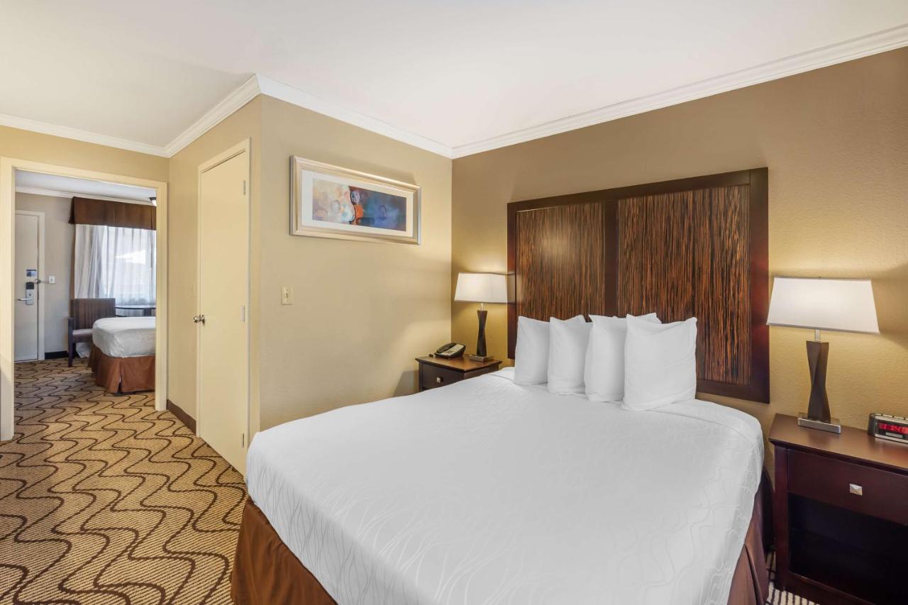  | Best Western Plus Orchid Hotel & Suites