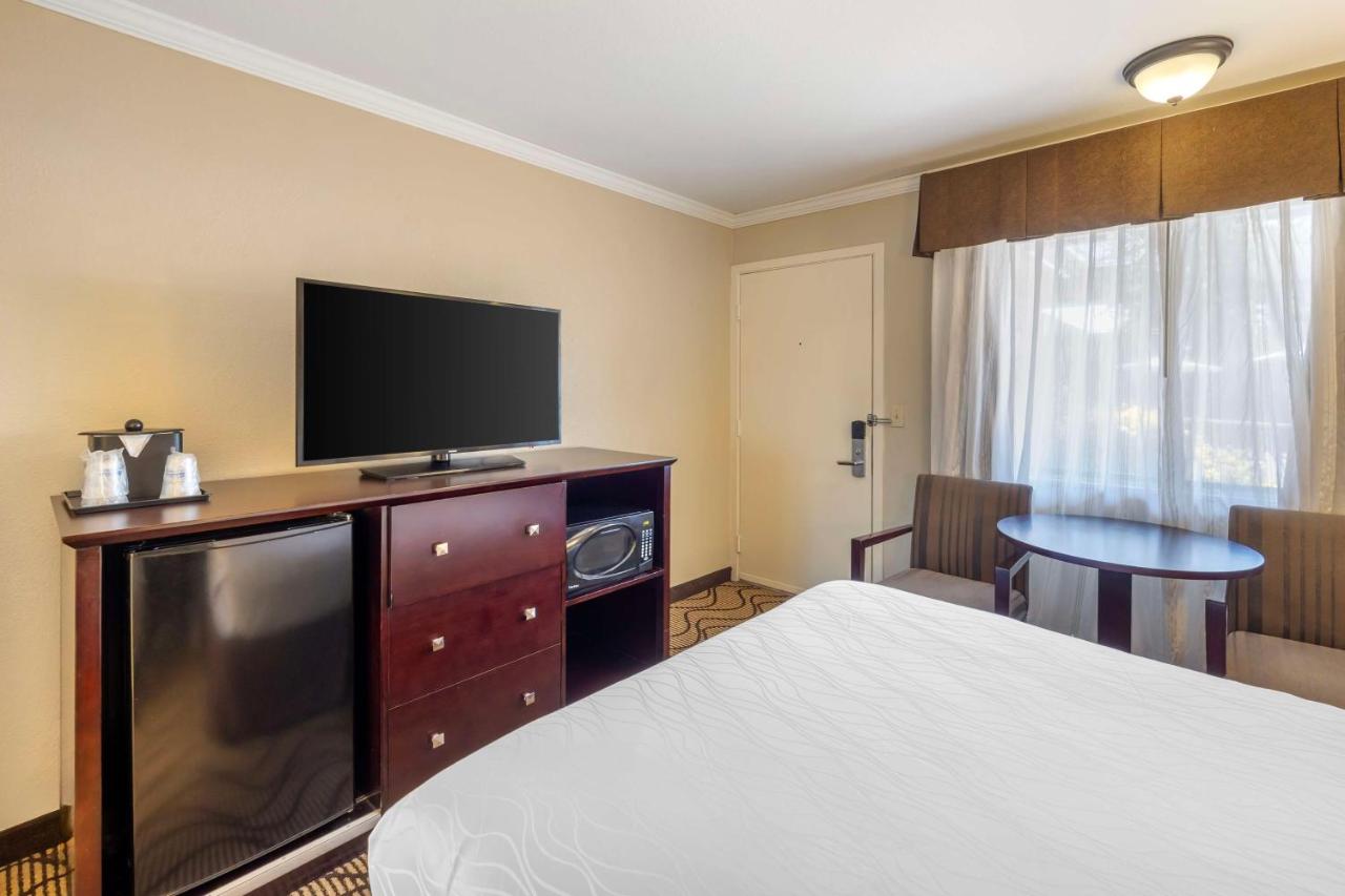 Queen Room with Two Queen Beds - Non-Smoking at Best Western Plus Orchid Hotel & Suites
