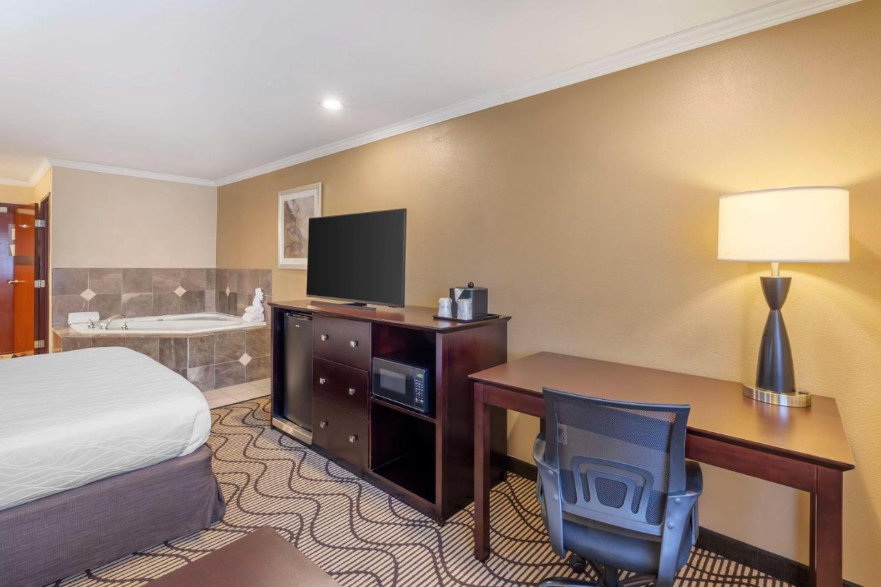 King Room at Best Western Plus Orchid Hotel & Suites