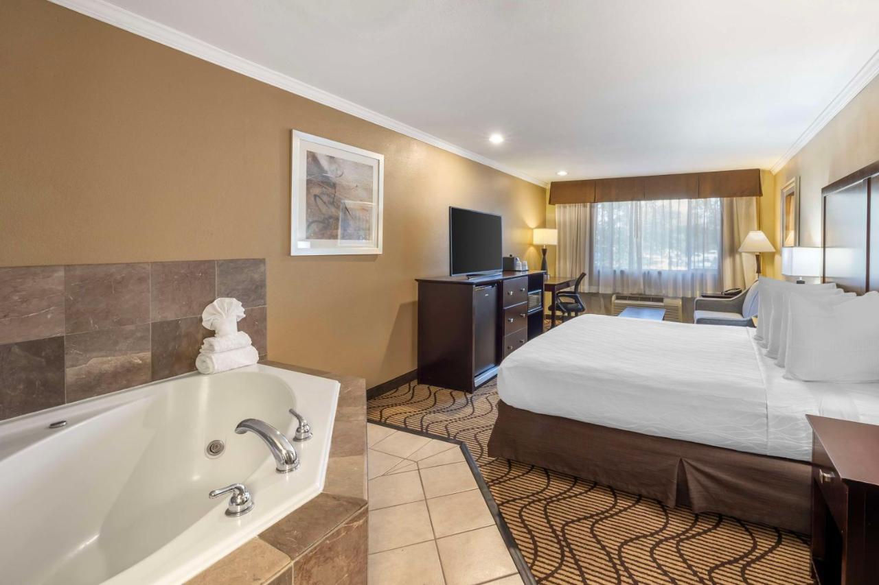 King Room at Best Western Plus Orchid Hotel & Suites