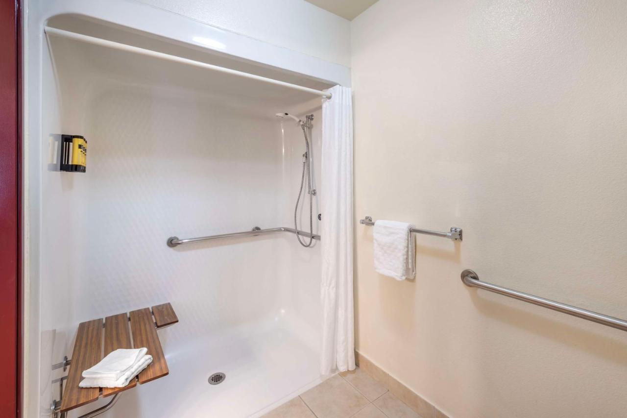 King Room with Roll-In Shower - Disability Access at Best Western Plus Orchid Hotel & Suites