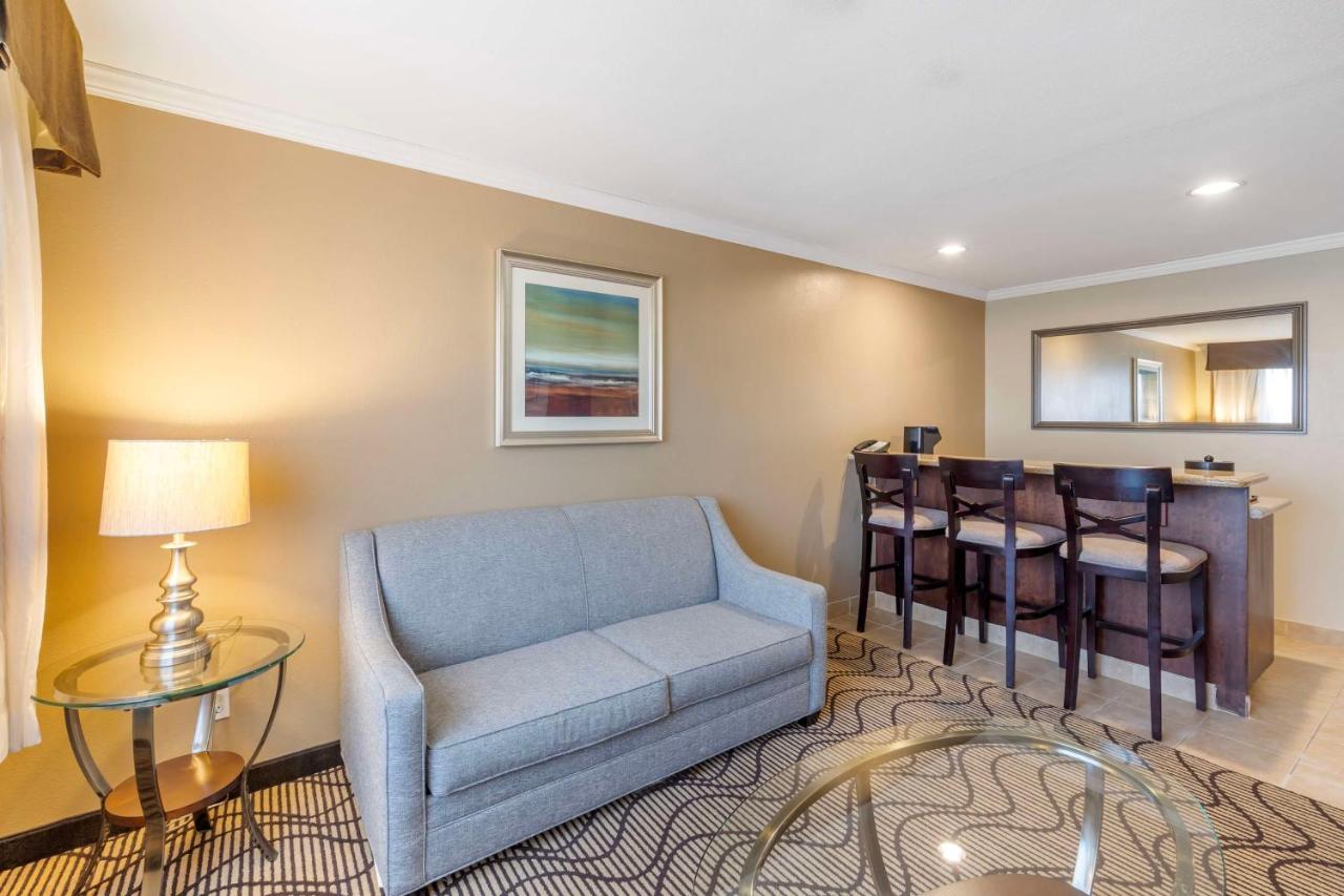 Executive King Suite with Jetted Tub at Best Western Plus Orchid Hotel & Suites
