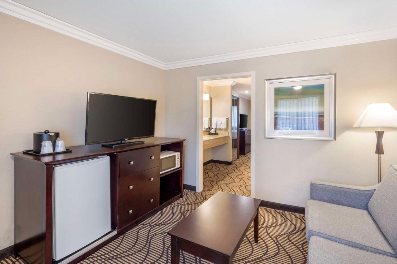  | Best Western Plus Orchid Hotel & Suites