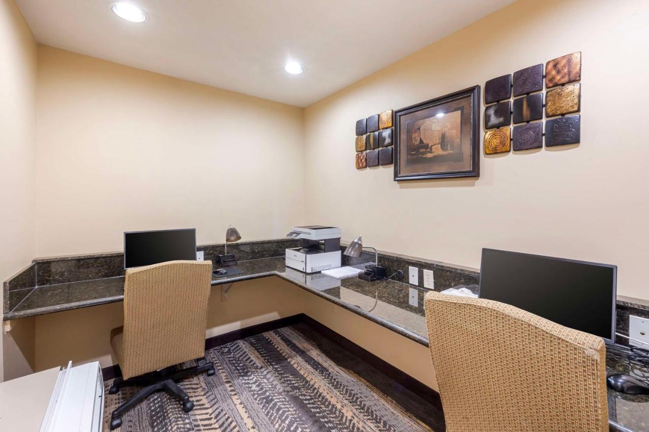  | Best Western Plus Orchid Hotel & Suites