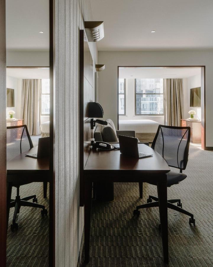 | Club Quarters Hotel Wacker at Michigan, Chicago