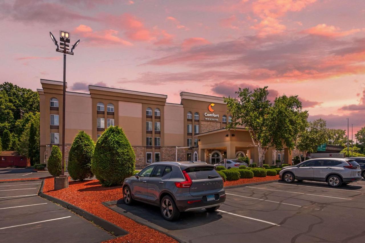 | Comfort Inn and Suites East Hartford