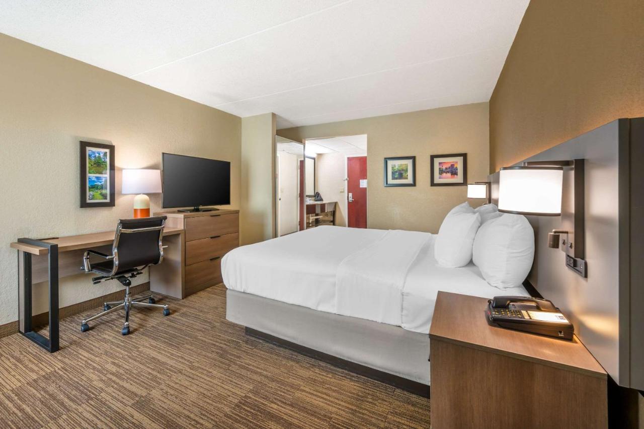  | Comfort Inn and Suites East Hartford