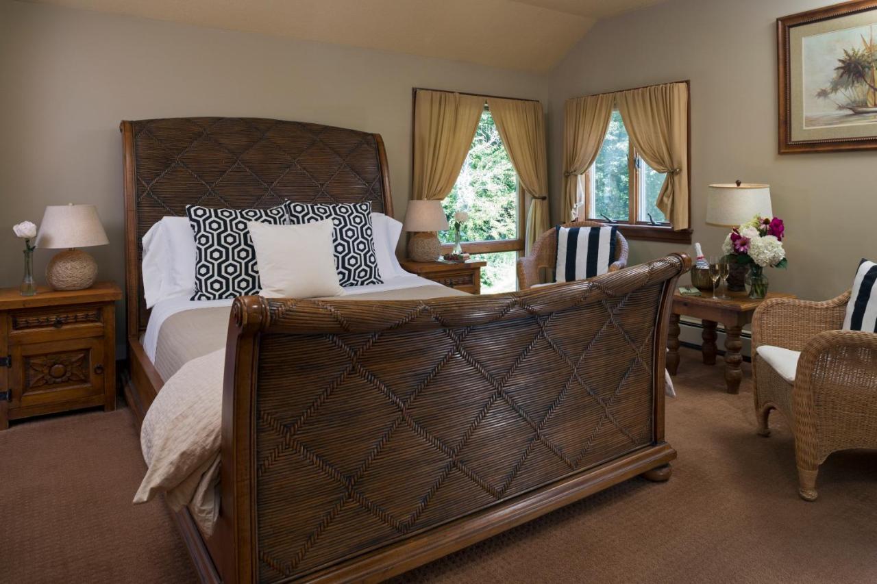 | Abbey's Lantern Hill Inn